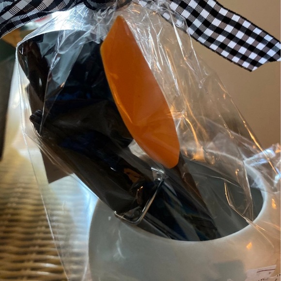 Cook with color Halloween container with utensils - Picture 2 of 2